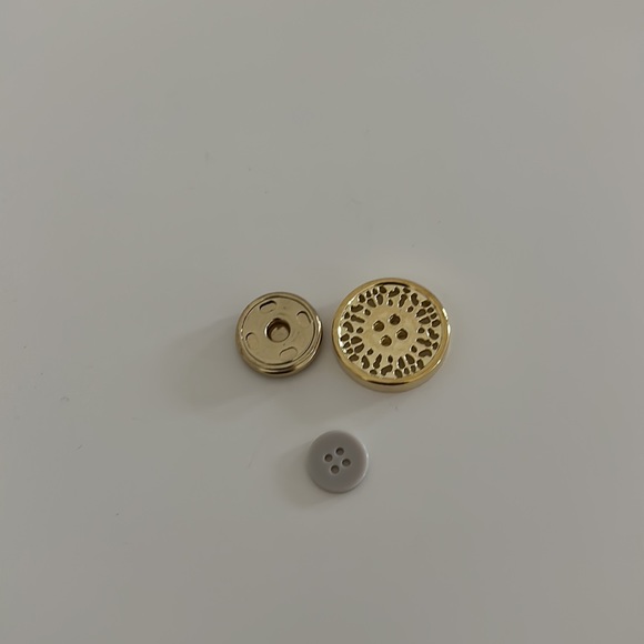 TAHARI - silver cape with navy fur collar - Picture 3 of 13